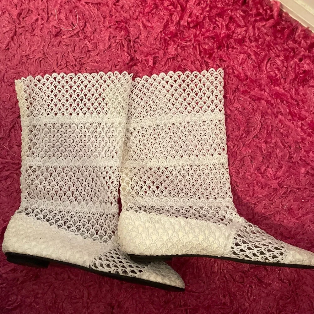 white lace summer boots, size (10,5-11) - Picture 8 of 10